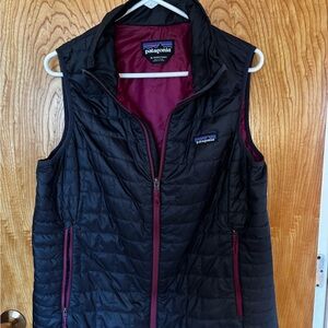 Patagonia Women's Navy and Red Quilted Vest